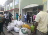  අවතැන් වූ ජනතාව වෙනුවෙන් සහන සැලසීම